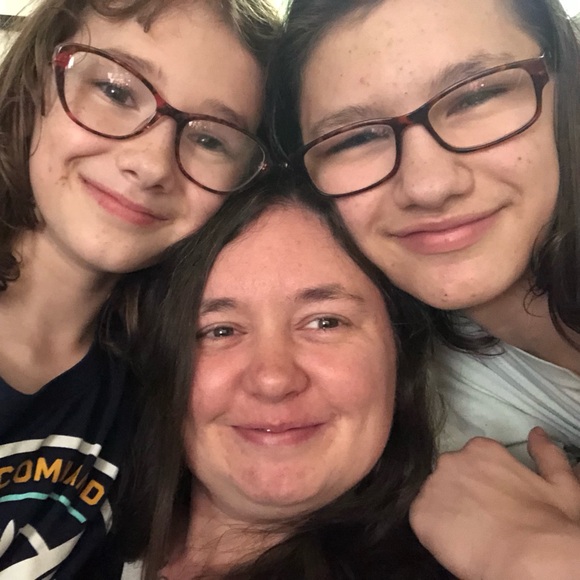 Meet your Posher, Steph - Picture 2 of 4